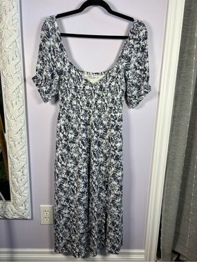 Abercrombie & Fitch Navy and White Floral Smocked Midi Dress w/ Pockets Size M